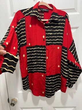 Ellen Tracy Red and Black Patterned Button-Up Blouse